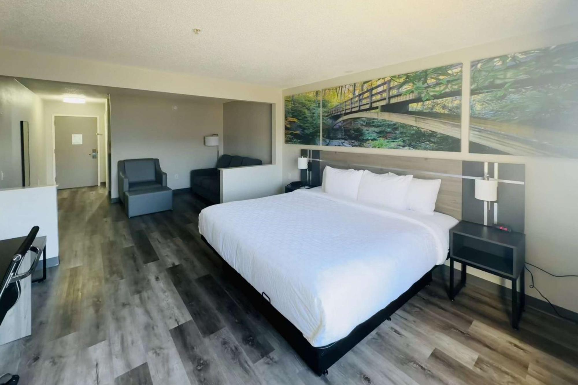 Hotel Clarion Pointe Albemarle Exterior foto