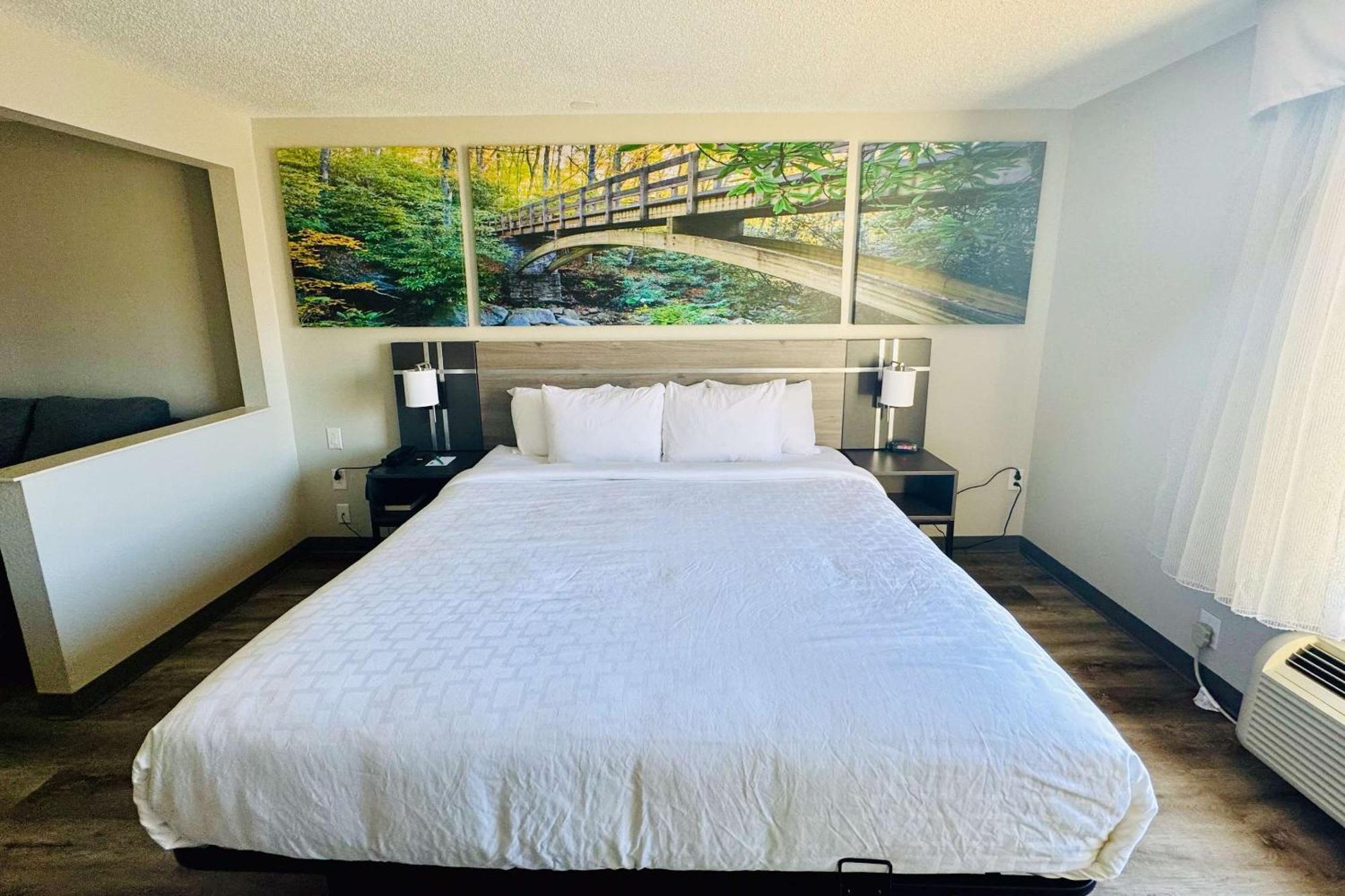 Hotel Clarion Pointe Albemarle Exterior foto