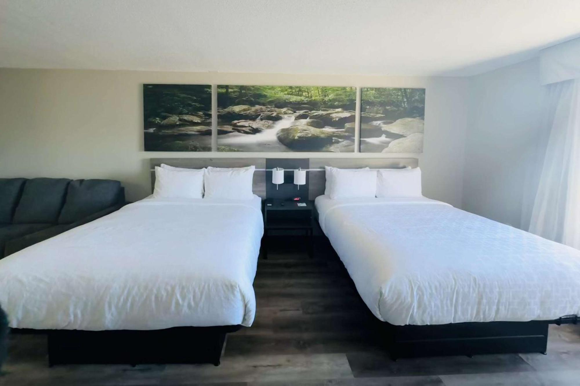 Hotel Clarion Pointe Albemarle Exterior foto