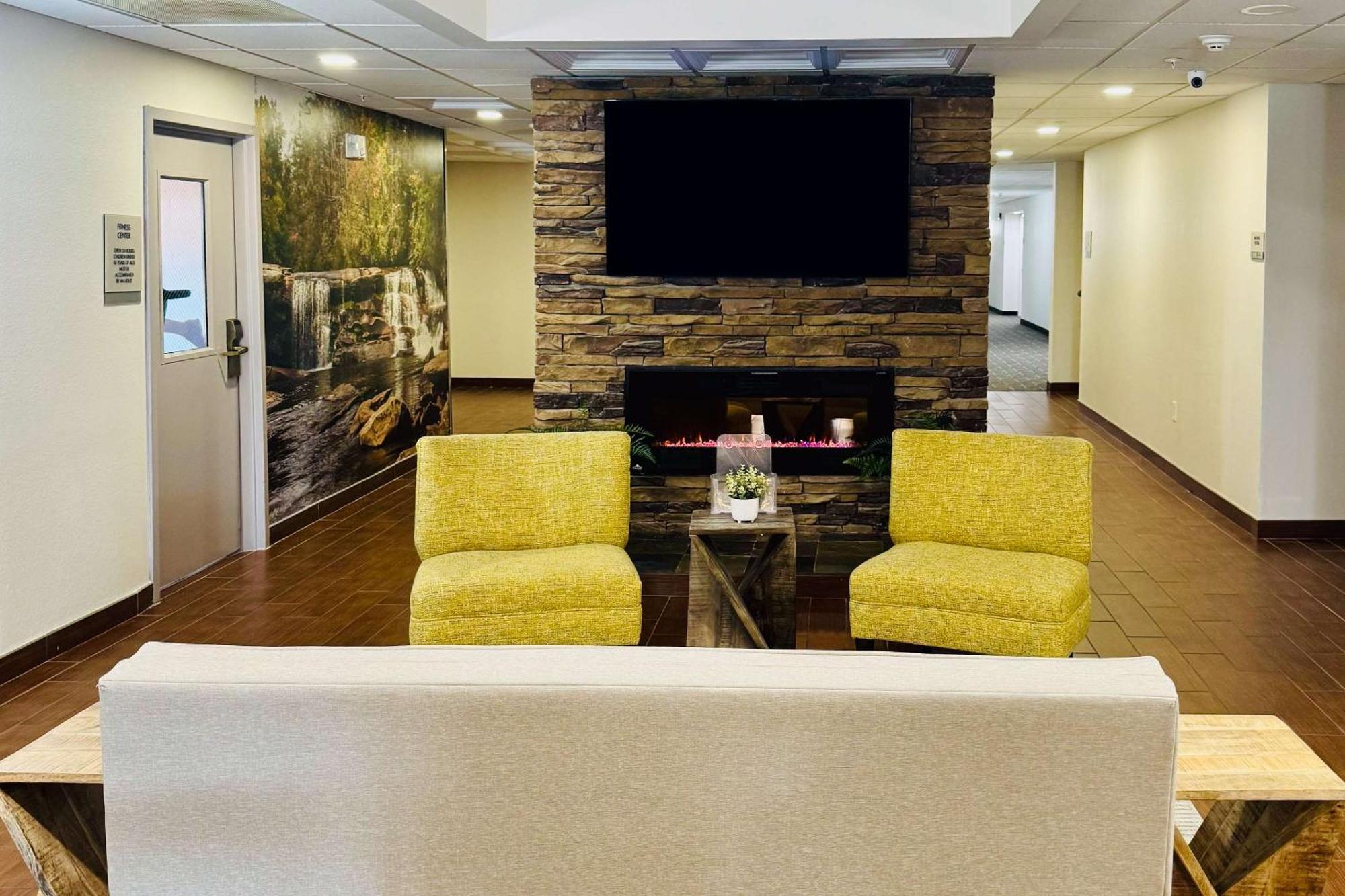 Hotel Clarion Pointe Albemarle Exterior foto