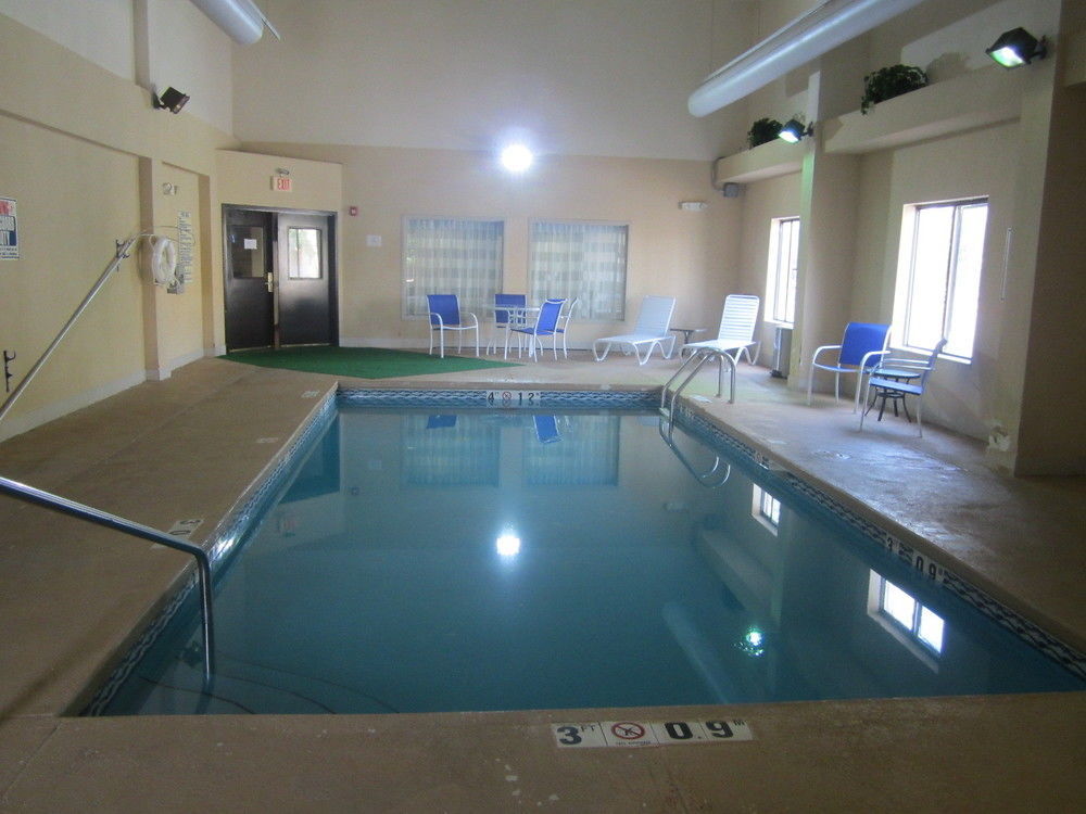 Hotel Clarion Pointe Albemarle Exterior foto