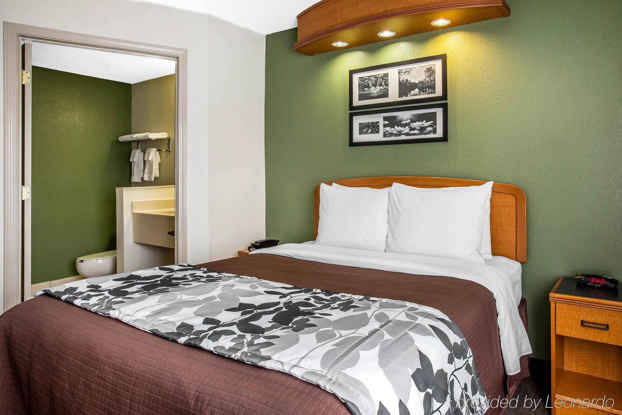 Hotel Clarion Pointe Albemarle Exterior foto