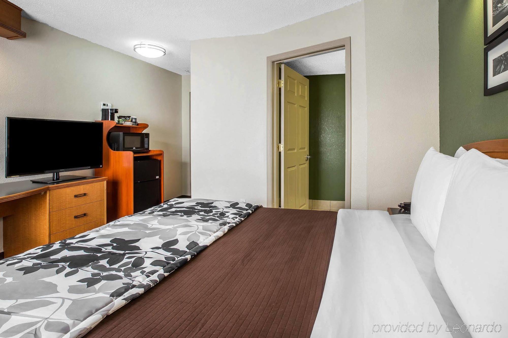 Hotel Clarion Pointe Albemarle Exterior foto