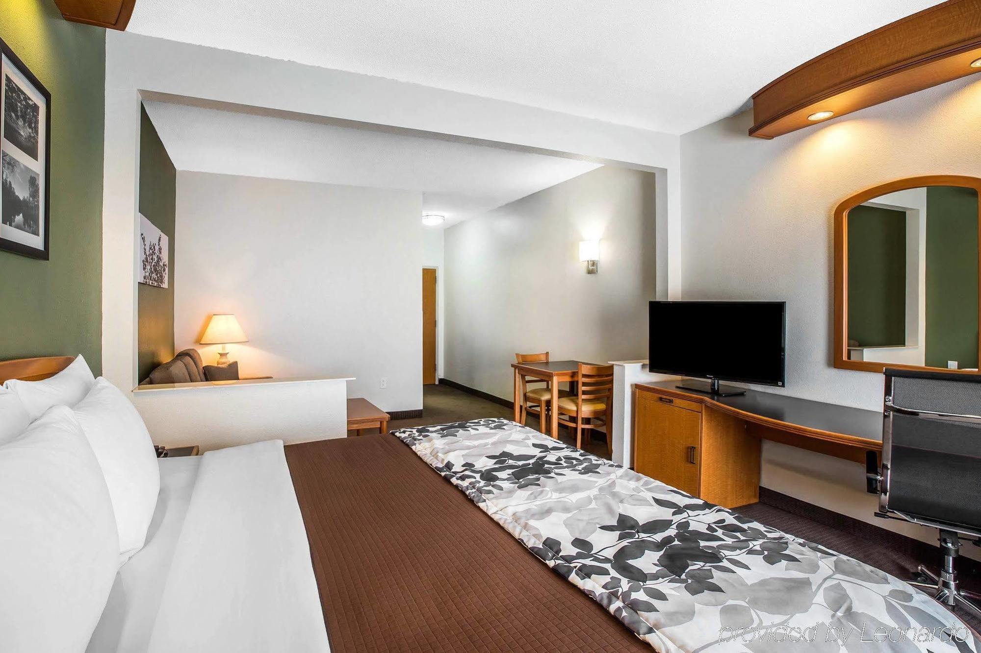 Hotel Clarion Pointe Albemarle Exterior foto