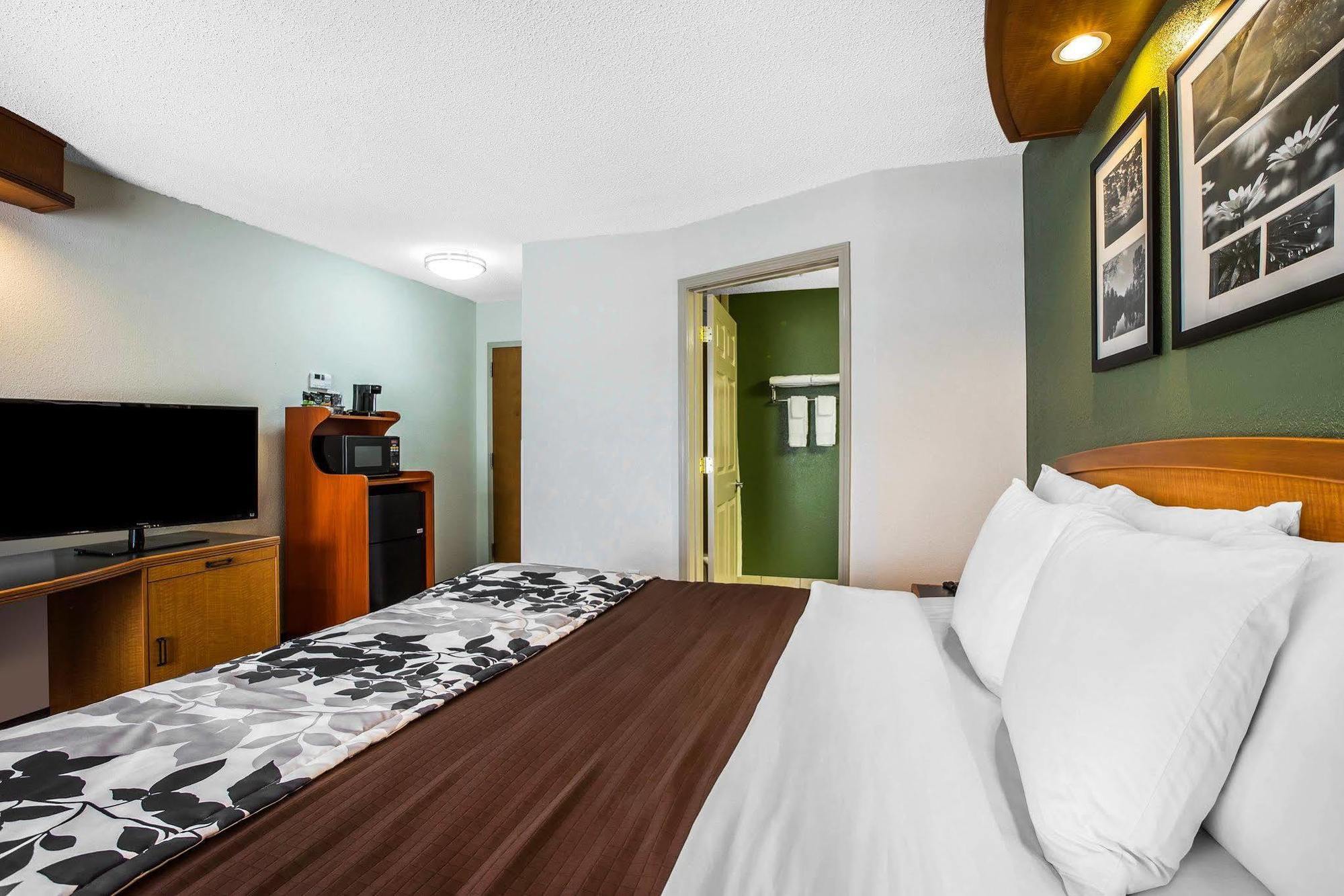 Hotel Clarion Pointe Albemarle Exterior foto